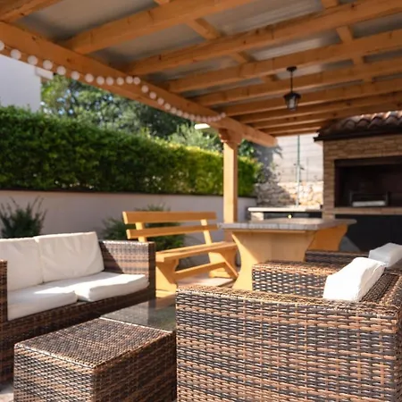 House Canasta בית נופש Dobrinj